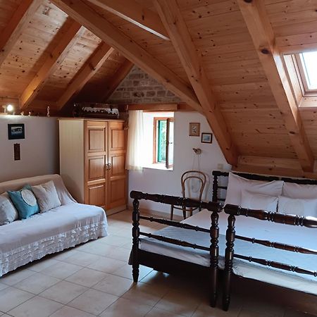 Guest House Lucijo Vrboska Rum bild