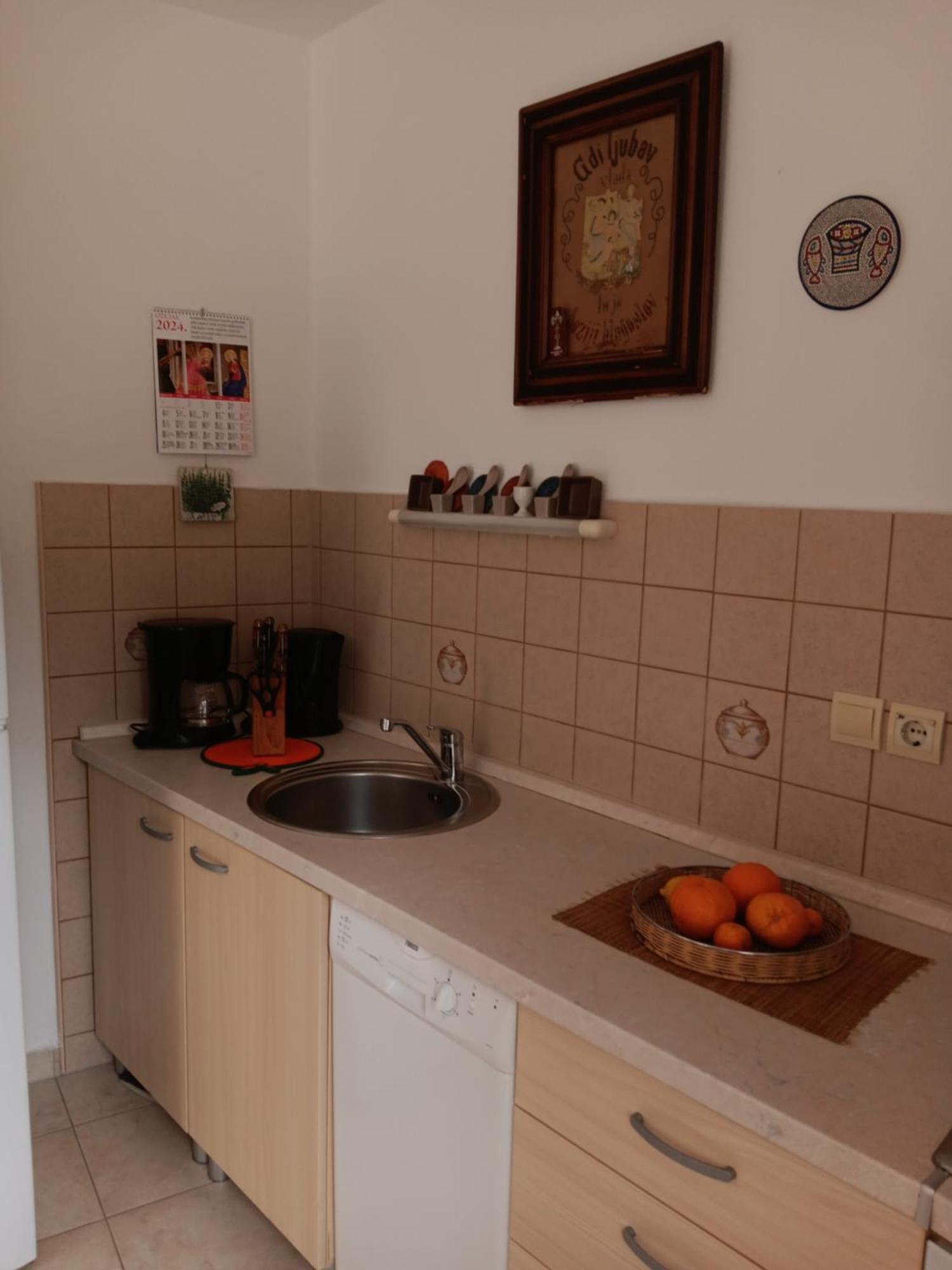 Guest House Lucijo Vrboska Rum bild