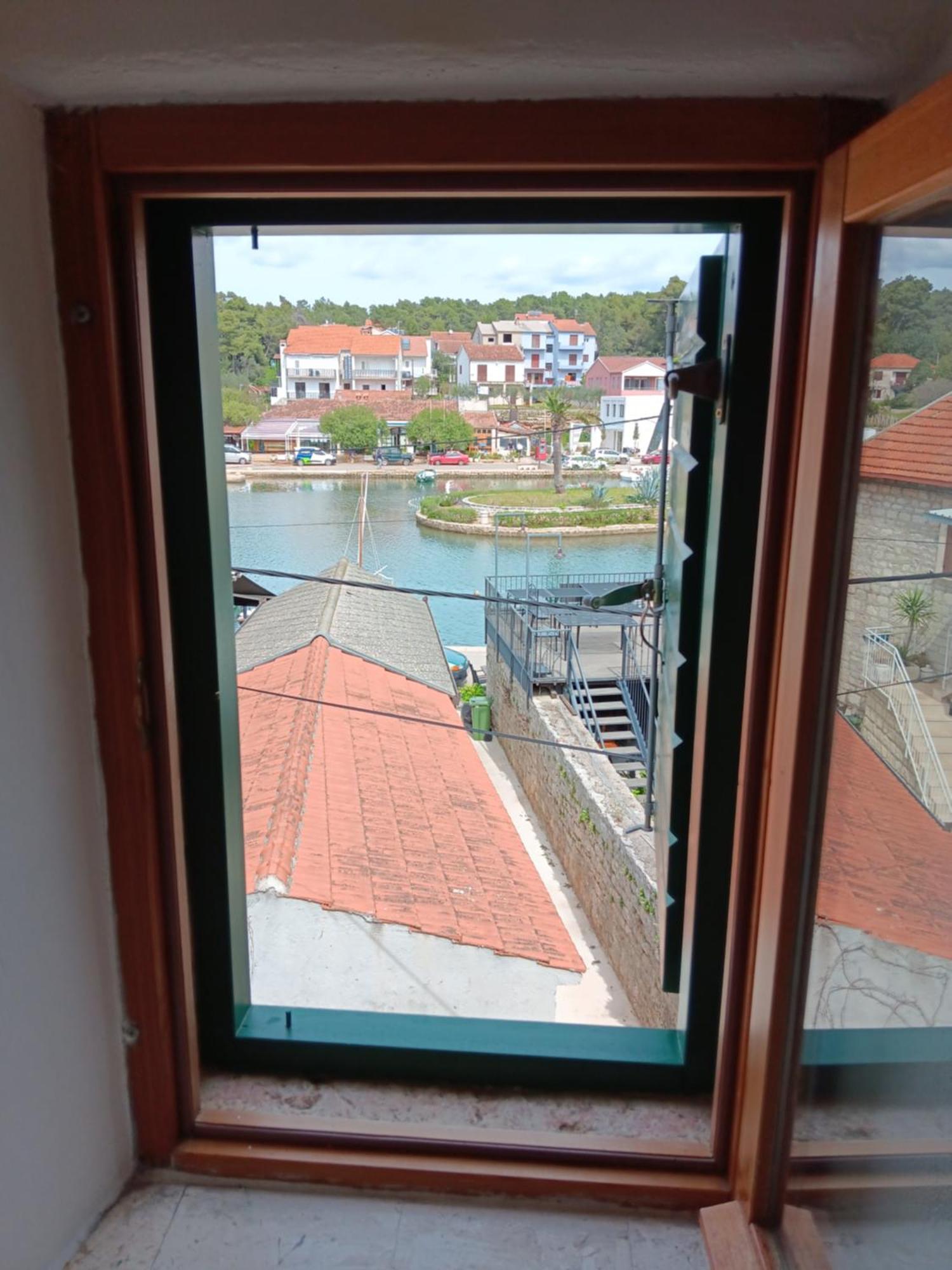 Guest House Lucijo Vrboska Rum bild