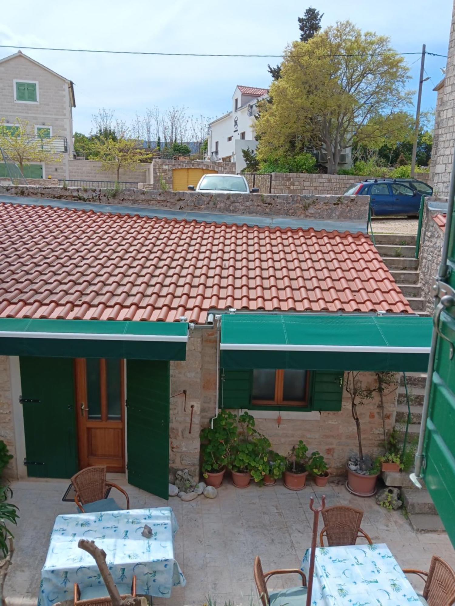 Guest House Lucijo Vrboska Rum bild