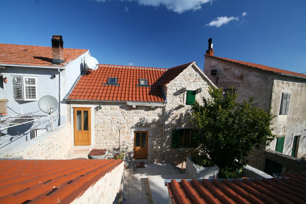 Guest House Lucijo Vrboska Exteriör bild